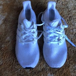adidas triple white 4.0 ultraboost